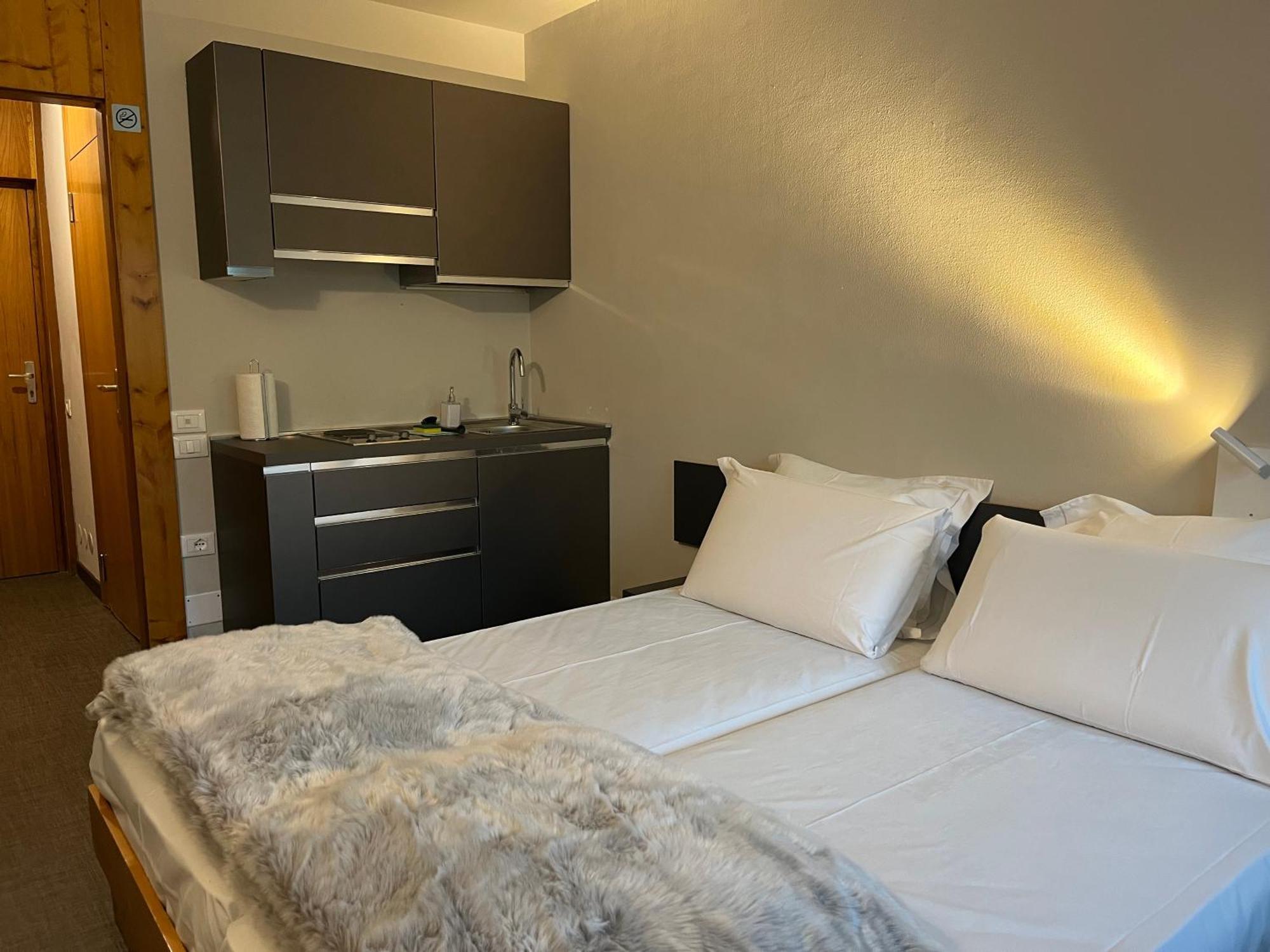 Base Camp Alpine Apartments Breuil-Cervinia Phòng bức ảnh