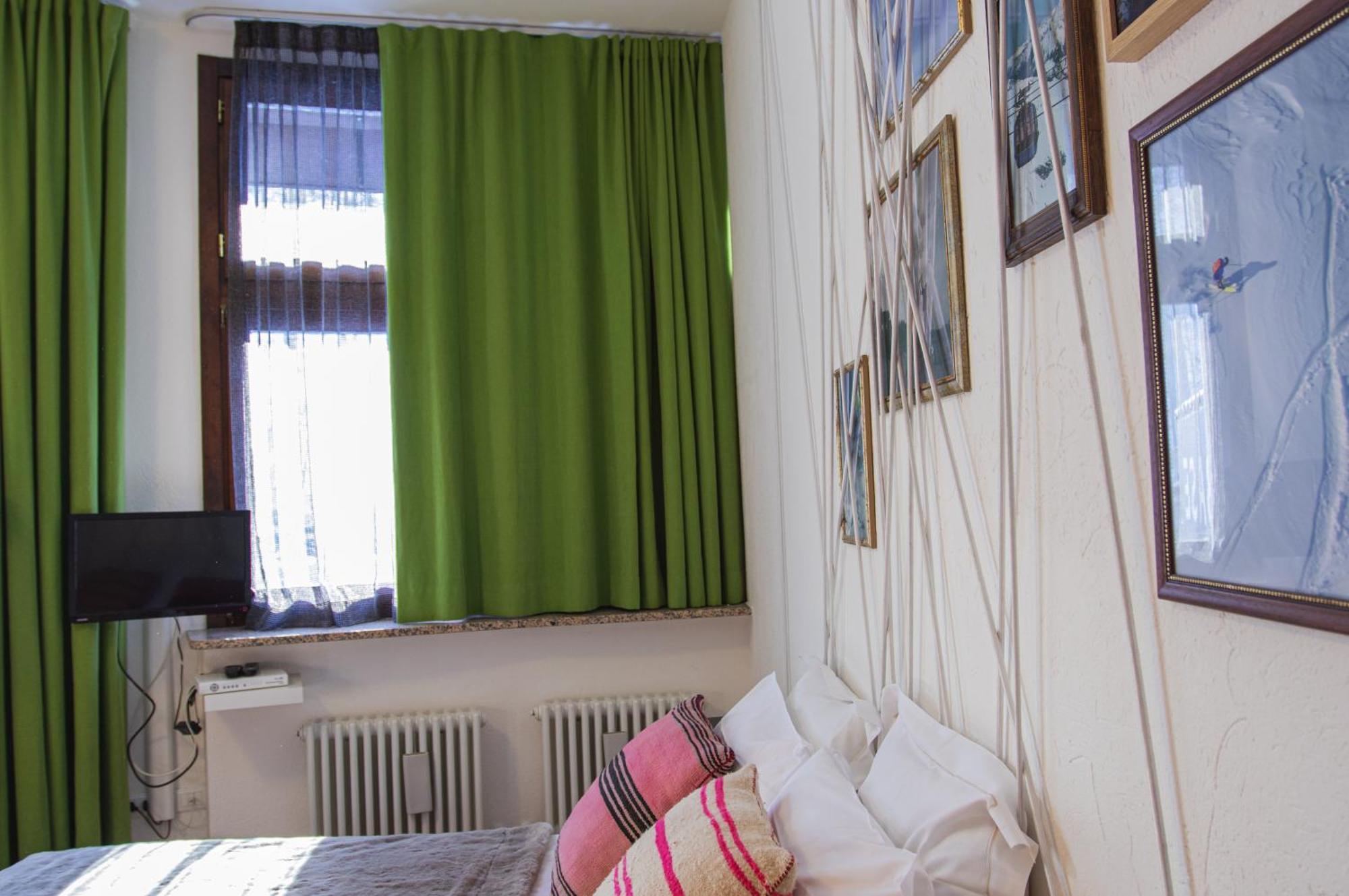 Base Camp Alpine Apartments Breuil-Cervinia Phòng bức ảnh