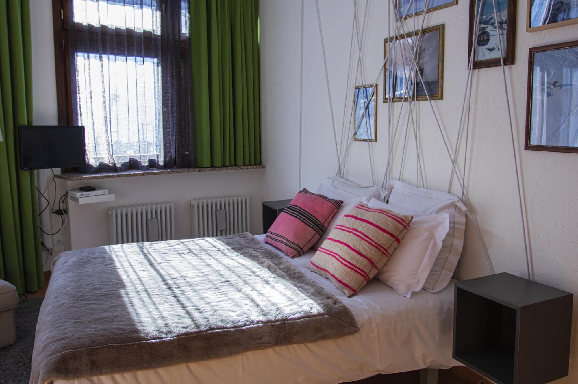 Base Camp Alpine Apartments Breuil-Cervinia Phòng bức ảnh