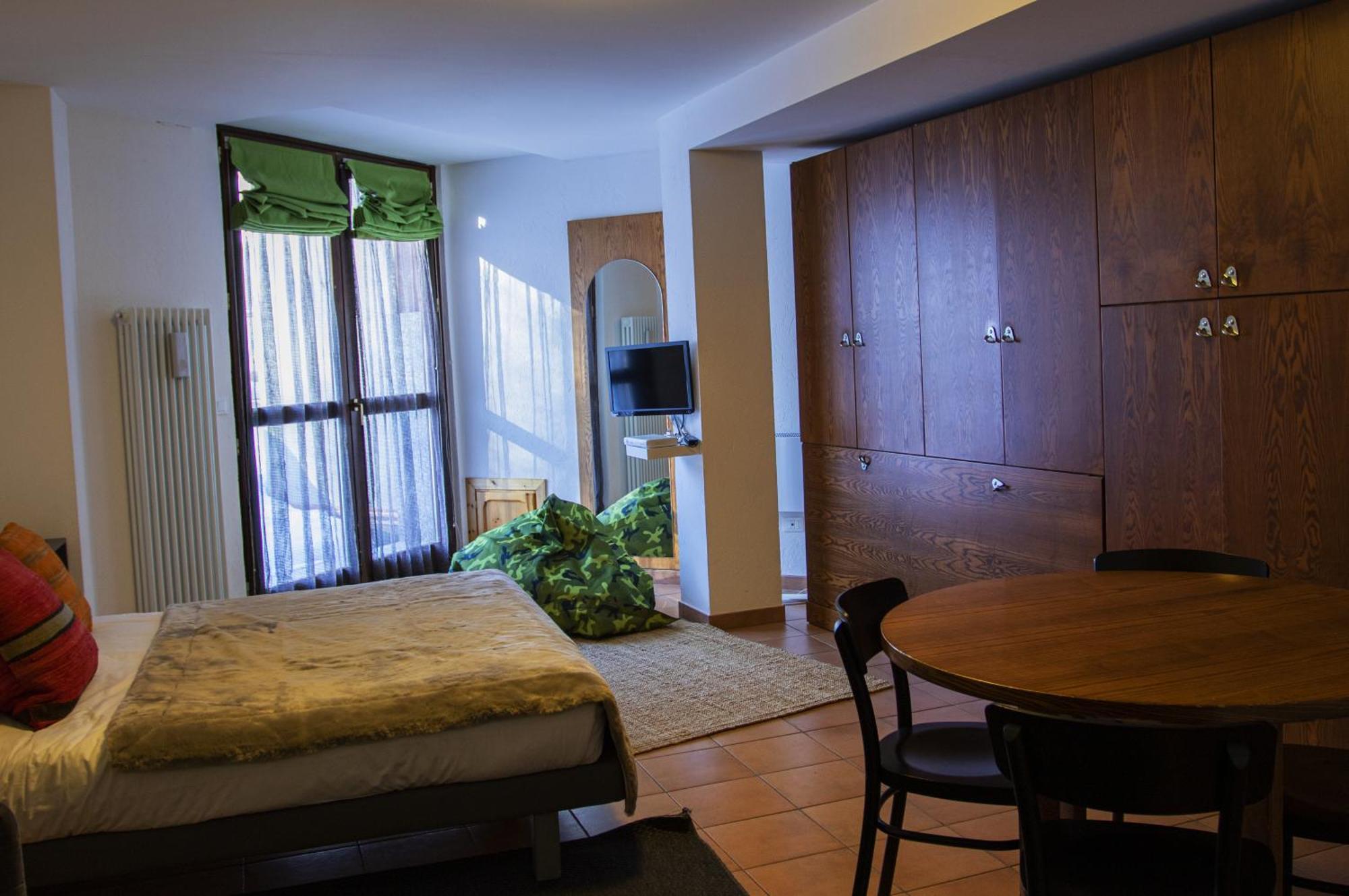 Base Camp Alpine Apartments Breuil-Cervinia Phòng bức ảnh