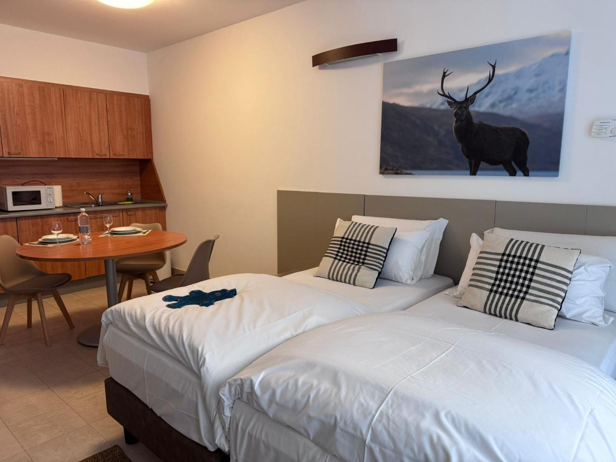 Base Camp Alpine Apartments Breuil-Cervinia Phòng bức ảnh